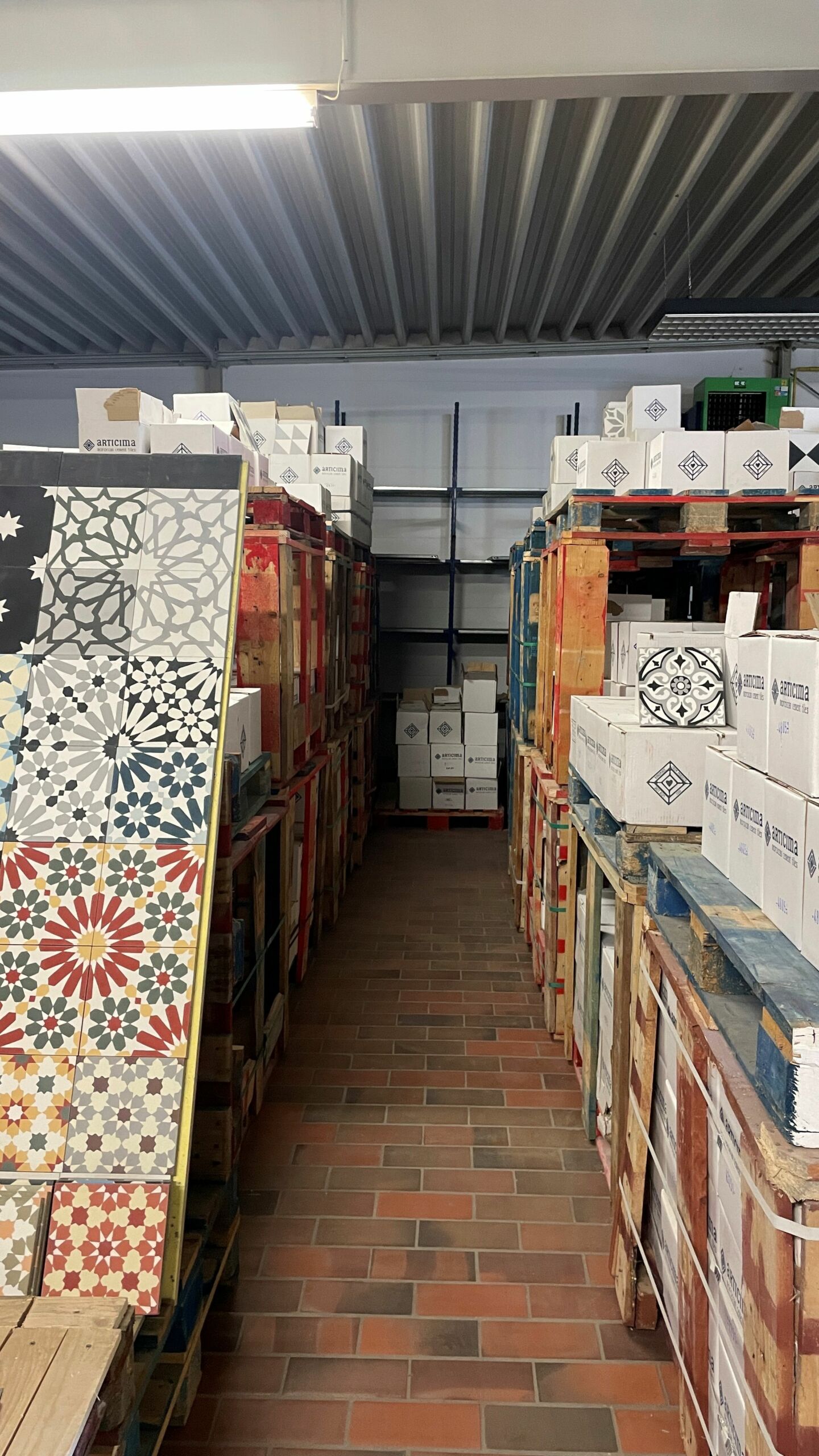 Zementfliesen Ausstellung Aachen mit verfügbarer Auswahl Zementfliesen Ausstellung Aachen mit lagernden Zementfliesen und großer Auswahl an Mustern